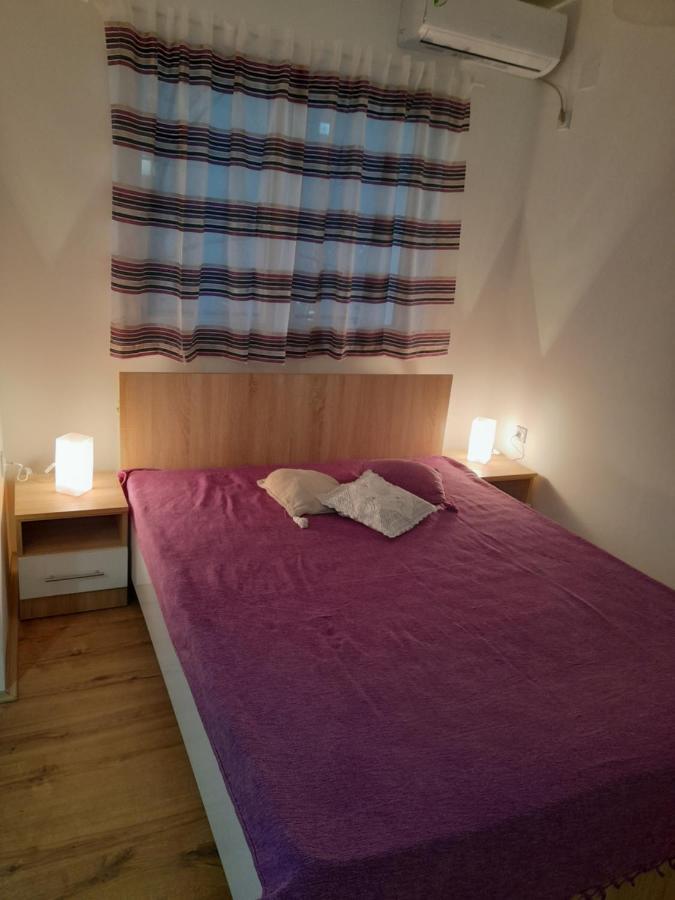 V & V Studio Apartments Ni エクステリア 写真